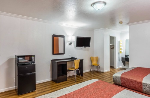 Tremonton Hotel | Motel 6 Tremonton, UT