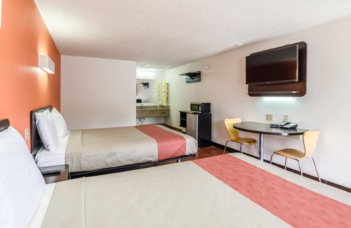 Troutville Hotel | Motel 6 Troutville, VA