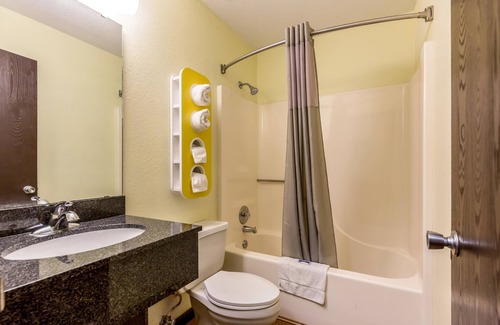 Troy Hotel | Motel 6 Troy, IL