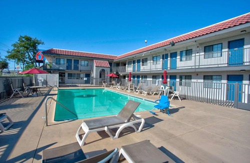 Tucson Hotel | Motel 6 Tucson, AZ - East Williams Center