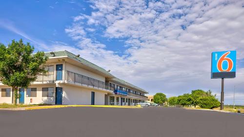 Tucumcari Hotel | Motel 6-Tucumcari, NM