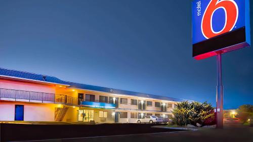 Tucumcari Hotel | Motel 6-Tucumcari, NM