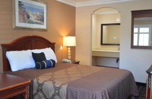 Tustin Hotel | Motel 6, Tustin, Orange County-CA