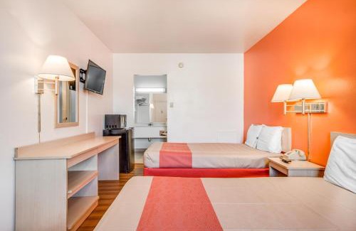 Van Horn Hotel | Motel 6-Van Horn, TX