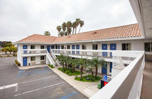 Ventura Hotel | Motel 6-Ventura, CA - Downtown