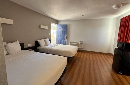 Ventura Hotel | Motel 6 Ventura, CA - South