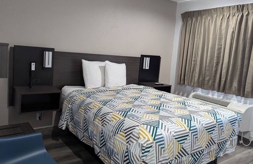 Victoria Hotel | Motel 6 Victoria, TX