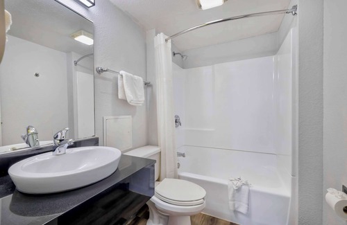 Villa Park Hotel | Motel 6 Villa Park, IL - Chicago West