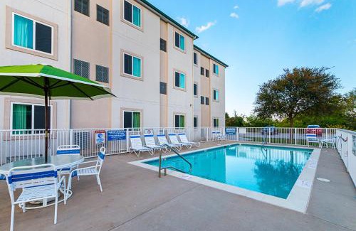 Weatherford Hotel | Motel 6-Weatherford, TX