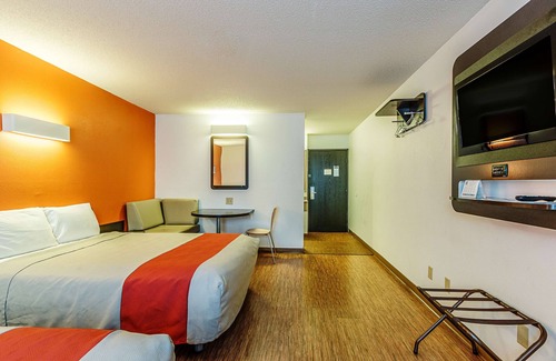 Wisconsin Rapids Hotel | Motel 6 Wisconsin Rapids, WI