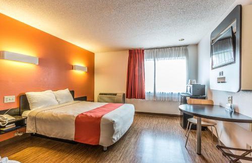 Wisconsin Rapids Hotel | Motel 6-Wisconsin Rapids, WI