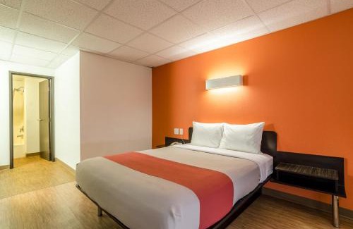 York Hotel | Motel 6-York, NE