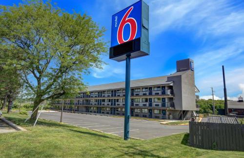 York Hotel | Motel 6-York, PA
