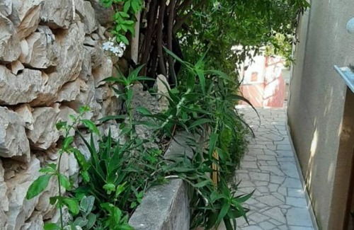 Cove Tri Zala (Zrnovo) House | Motel ∙ 8 guests