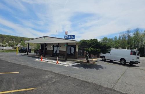 Dalton Hotel | Motel 81