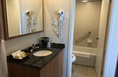 Downtown Gatineau Hotel | Motel Adam