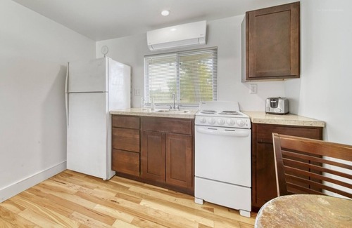 Fennville Apartment | Motel Apartment B