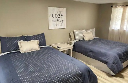 Gilbertsville Hotel | Motel at Kentucky Lake. The Cozy room.