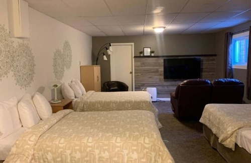 Baie-St-Paul Hotel | Motel Des Cascades : Large Family Room
