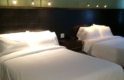 Chandler Hotel | Motel Fraser