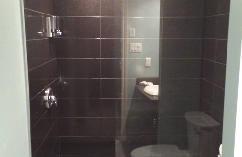 Chandler Hotel | Motel Fraser
