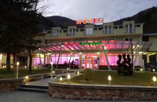 Trn Hotel | Motel Maksumić