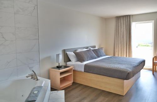 Les Moulins Regional County Municipality Hotel | Motel Mascouche