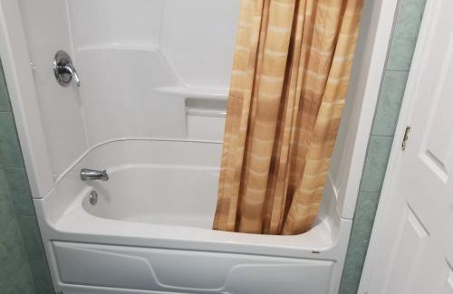 L'Ile-Perrot Hotel | Motel Montreal