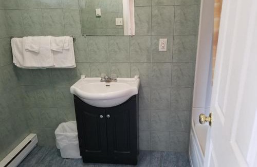 L'Ile-Perrot Hotel | Motel Montreal