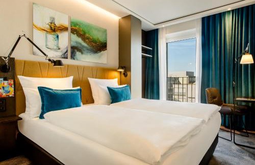 Altstadt-Sued Hotel | Motel One Köln-Altstadt