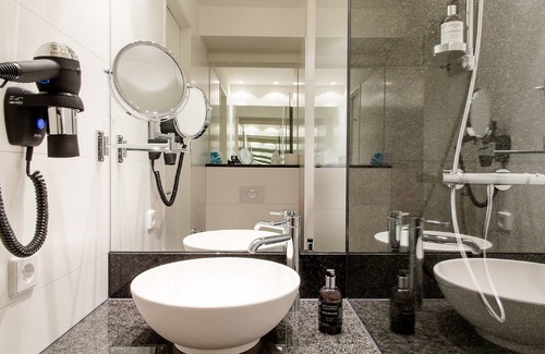 Stadsdriehoek Hotel | Motel One Rotterdam