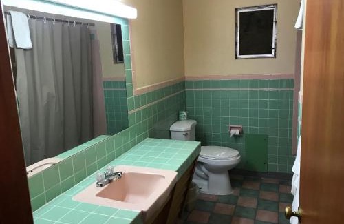 Historic Downtown Bedford Hotel | Motel Town House