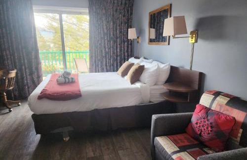 East Kootenay Hotel | Motel Tyrol