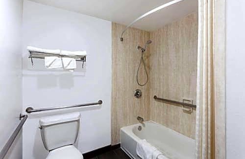 El Cajon Hotel | Motel