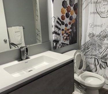 Acton Vale Hotel | Motel Valois YL inc