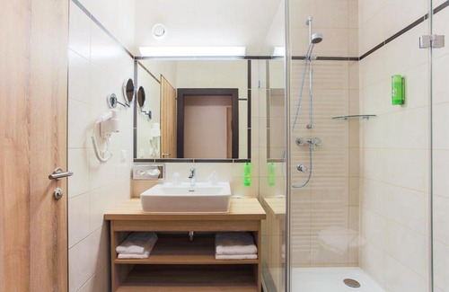 Schonau an der Triesting Hotel | Motel Verde