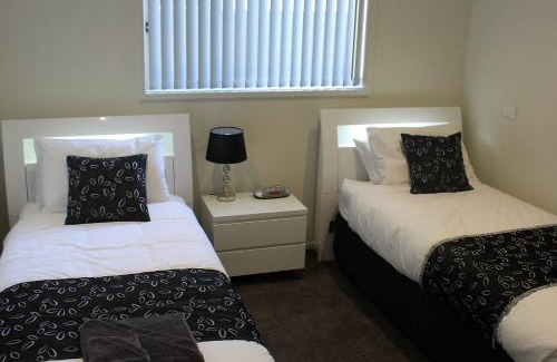 Sale Hotel | Motel24Seven and Apartments