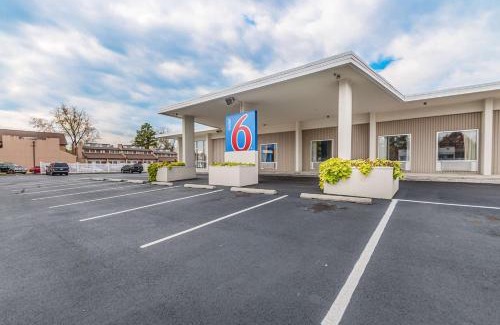 Winchester Hotel | Motel6 Winchester, VA