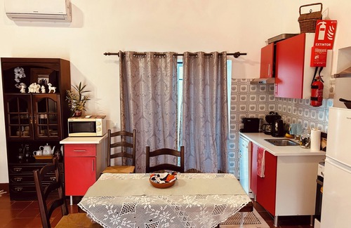Caldas da Rainha Cottage | Mother Home-Carril