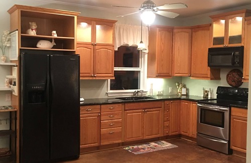 Mid City South House | MOTHER-IN-LAW SUITE IN PRESTIGIOUS GOODWOOD