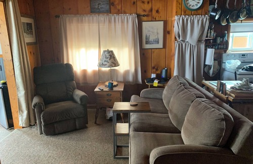 Hale Cabin | Mother Moon Cottage - Lakefront