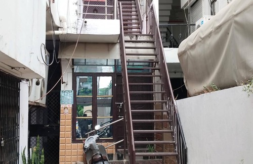 Mahanagar Apartment | Mother's Homestay By GRB