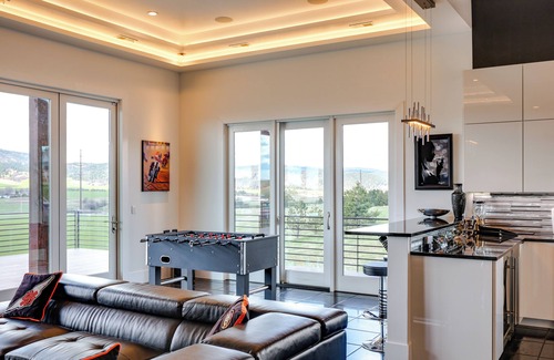 Spearfish House | Motorcycle-Themed Home in Spearfish w/Hot Tub!