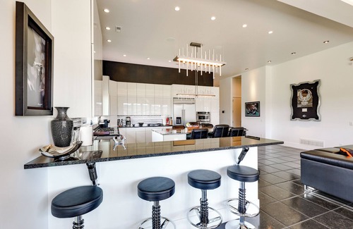Spearfish House | Motorcycle-Themed Home in Spearfish w/Hot Tub!