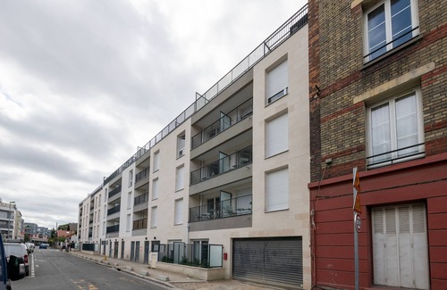 Bondy Apartment | Moulin à Vent A14 - Appt pour 4 avec balcon