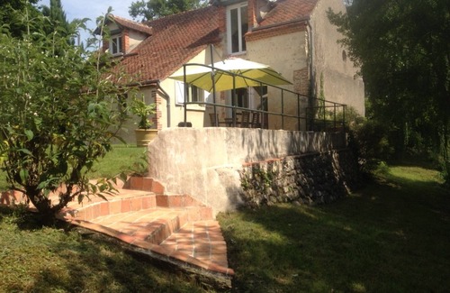 Chevillon-sur-Huillard House | Moulin en Bord de Rivière, Logement Complet