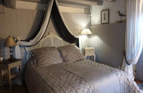 Montboyer House | Moulin Rouhaud