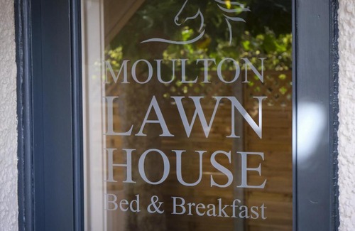 Newmarket Bed & Breakfast | Moulton Lawn House B&B