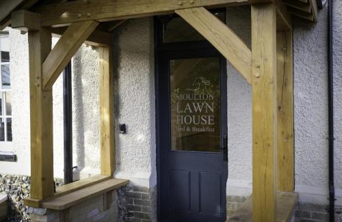Newmarket Bed & Breakfast | Moulton Lawn House B&B