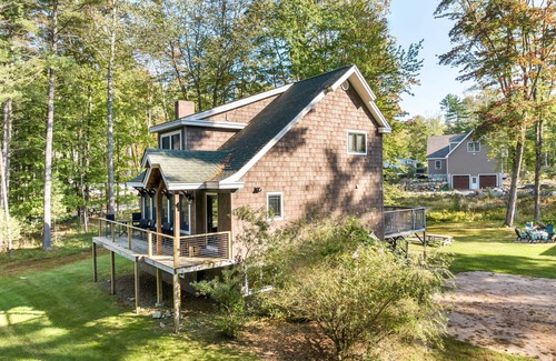 Moultonborough House | Moultonborough home with guest apartment sleeps 14 near Long Island Beach